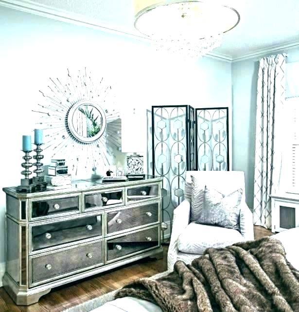 Here are so more great ideas and tips on old Hollywood glam bedrooms: